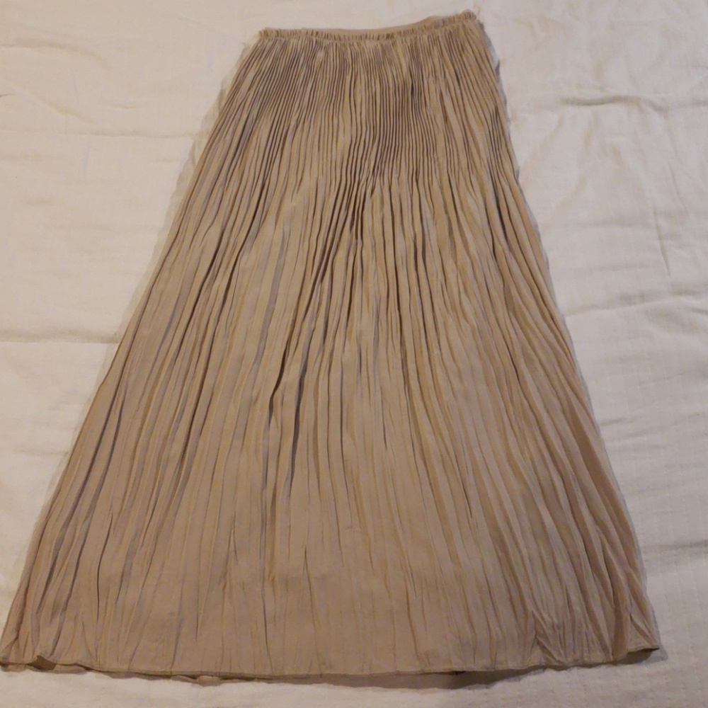 Club Monaco pleated dark beige maxi skirt. Size 6.